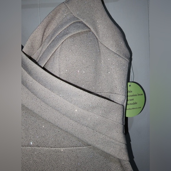 CUSTOM SPARKLY DRESS - Picture 5 of 6